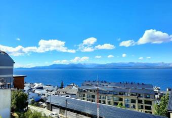Bonito departamento c  ntrico y con vista en San Carlos de Bariloche has Balcony rooms
