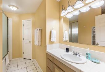 Blue Siren House has Balcony rooms