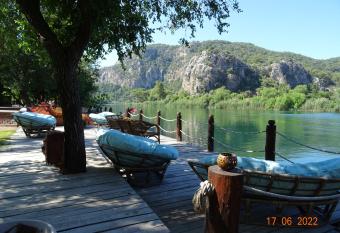 Gaia Koru Bungalows has Balcony rooms