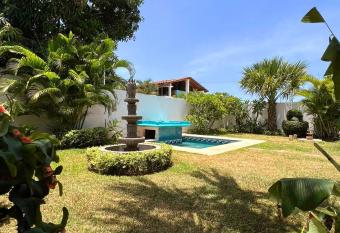 Hostel Pi  ata allows 18 year olds to book a room