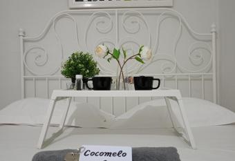 Cocomelo Apts 2 has Balcony rooms