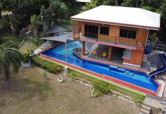 Shenanigans Glamping Resort has Balcony rooms