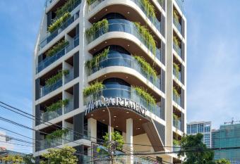 HH Residence - Serviced Apartment allows 18 year olds to book a room