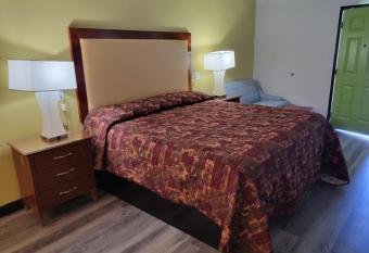 Stadium Inn & Spas has Smoking rooms