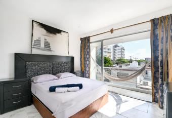 Hostpal Endemic Inn has Balcony rooms