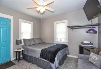 Cherry St Little Love House Shopdine Rt 66expo Centerbokdowntown has Balcony rooms