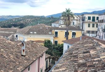 Casa Caracciolo has Balcony rooms