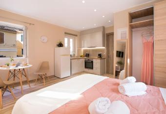 Campiello Luxury Suite allows 18 year olds to book a room