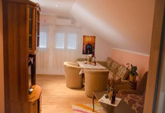 Apartment Ana-Marija has Balcony rooms