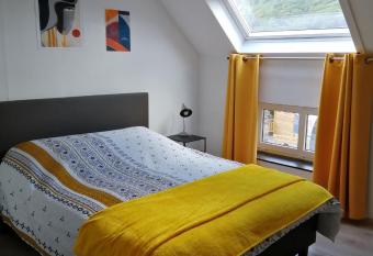 L   ou je t  am  nerai allows 18 year olds to book a room