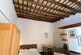 Casa dei Normannni allows 18 year olds to book a room