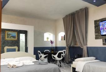 PRESTIGE casa vacanze has Balcony rooms