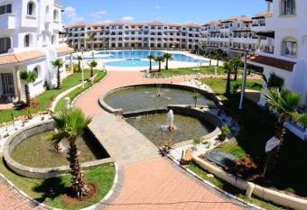 Superbe appartement en r  sidence avec piscine has Balcony rooms