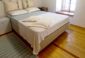 Nil House Ayval  k allows 18 year olds to book a room