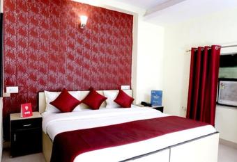 AIRPORT SHRI PALACE INN has Balcony rooms