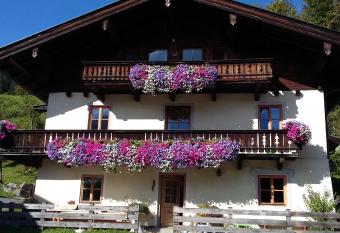 Ferienzimmer Brennerbauer has Balcony rooms