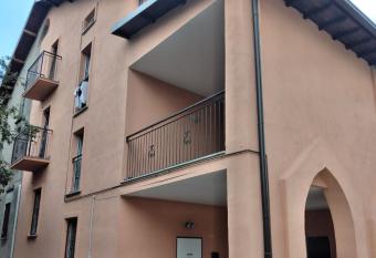 Curti Granda has Balcony rooms