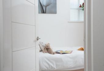 Blackberry Barn, Old Lanwarnick Cottages has Balcony rooms