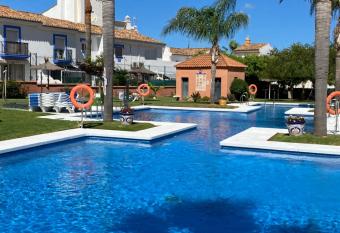 Los Hidalgos has Balcony rooms