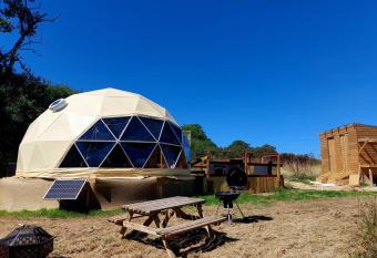 Walnut Farm Glamping Site has Balcony rooms