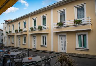 Costa & Isaias Apartamentos has Balcony rooms