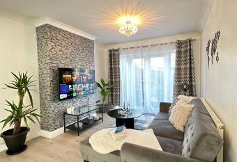 Luxurious family home in West Midlands allows 18 year olds to book a room