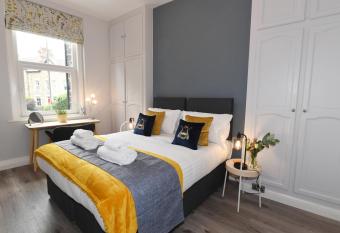 Harrogate Self Catering -King s View allows 18 year olds to book a room