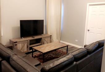 Mccomick Place/China town getaway has Balcony rooms