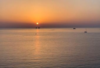 Portes View has Balcony rooms