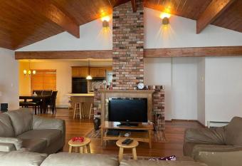 Metchosin Beach House has Balcony rooms