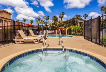 Best Western San Diego Pacific Beach/Mission Bay allows 18 year olds to book a room