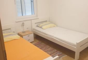 Apartment Adis - Novalja allows 18 year olds to book a room