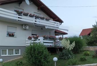 Apartment MSN has Balcony rooms