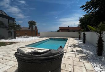 Harleys Place has Balcony rooms