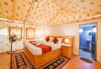 Baba Heritage Desert camp has rooms with a private hot tub