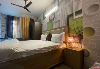 HOTEL CONCLAVE -- LPU Law Gate -- Students, Couples, Families, Corporate Special has Balcony rooms