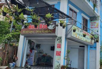Nha Xanh Ha Long Homestay has Balcony rooms