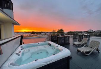 Baltic Marina Residence 39 z mini SPA allows 18 year olds to book a room