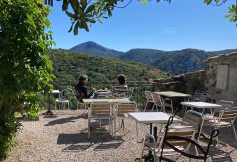 EVEN Bistrot allows 18 year olds to book a room