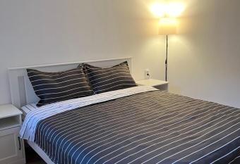 Accommode allows 18 year olds to book a room