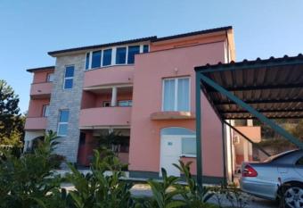 Apartman Kapelica has Balcony rooms