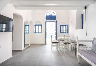 Oia Cave Loft has Balcony rooms