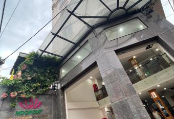 MDHOTEL 2 allows 18 year olds to book a room