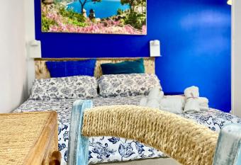 Blu Airport Room Fiumicino allows 18 year olds to book a room