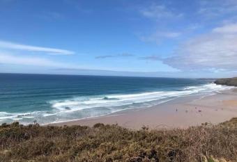 Sea Spray House 2 bedroom apartment in Newquay with amazing sea views has Balcony rooms