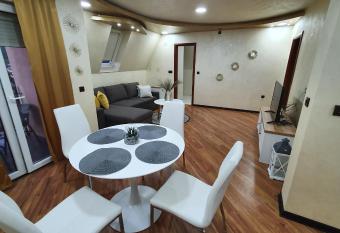 PANORAMA has Balcony rooms