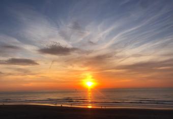 Luxe app - Zeedijk Mariakerke - Prachtig zeezicht allows 18 year olds to book a room