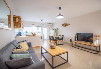 Arioso apartment in the center of Zakynthos town has Balcony rooms