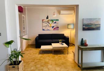 Books & Blossoms - Apartment in Nafplio has Balcony rooms