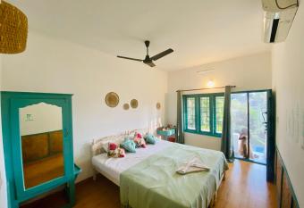 Petit Ana Beach Retreat has Balcony rooms